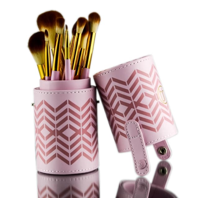 BH Cosmetics Pink Perfection 10 Piece Brush Set
.